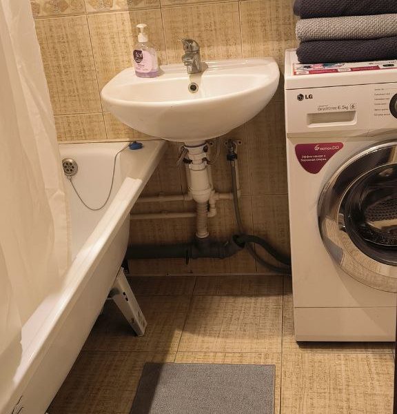 Трехкомнатная квартира в Таганроге по адресу ул. Чехова 335/3